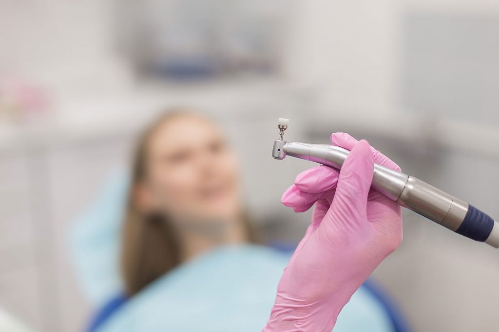 Professionelle Zahnreinigung und Bleaching Zahnarztpraxis Dr. Saineb Rashid